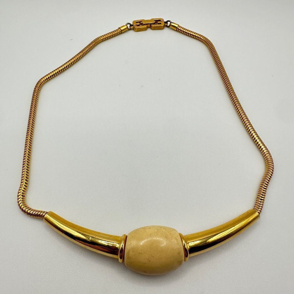 RARE VTG 1977 genuine Givenchy earrings and collar necklace set in gold tone! - Picture 13 of 16